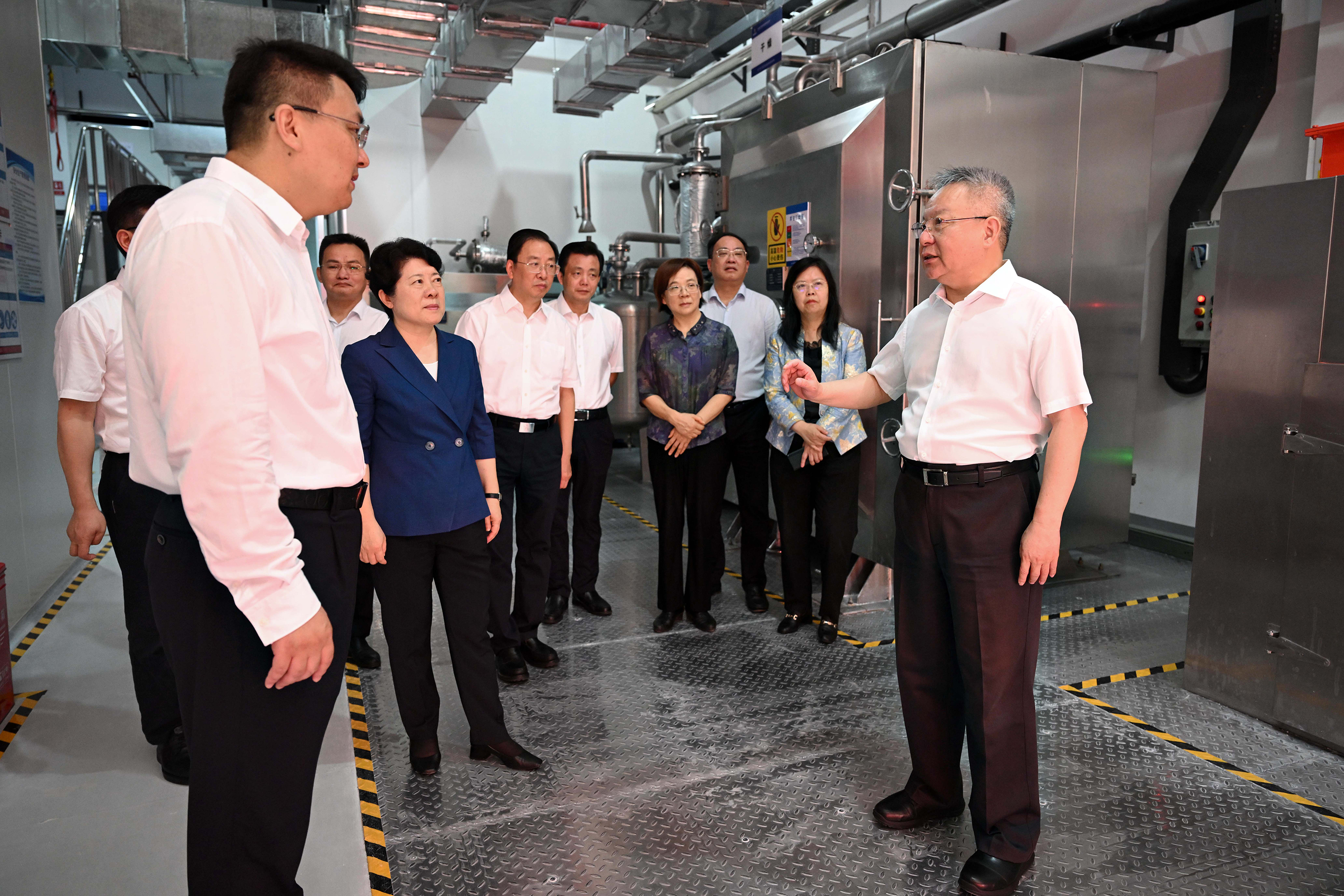 湖南省委書記沈曉明到長(zhǎng)沙礦冶院調(diào)研新能源產(chǎn)業(yè)發(fā)展