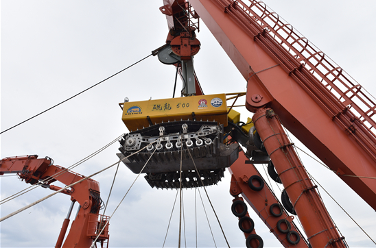 我國(guó)首次500米海底多金屬結(jié)核采集系統(tǒng)試驗(yàn)紀(jì)實(shí)